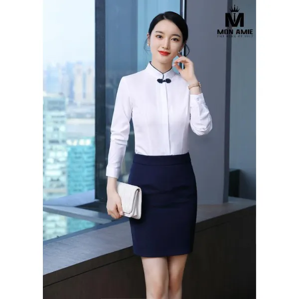 Sơ mi trắng cổ đính nút tàu cực lạ